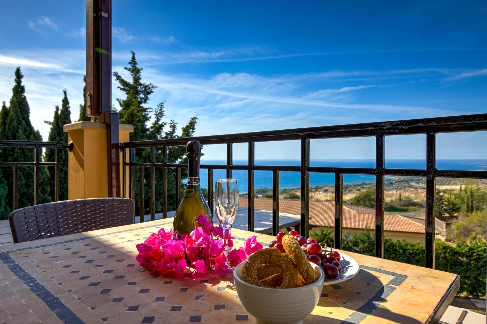 1 Bedroom Apartment Pyrgos With Beautiful Sea And Sunset Views, Aphrodite Hills Resort Куклия Экстерьер фото