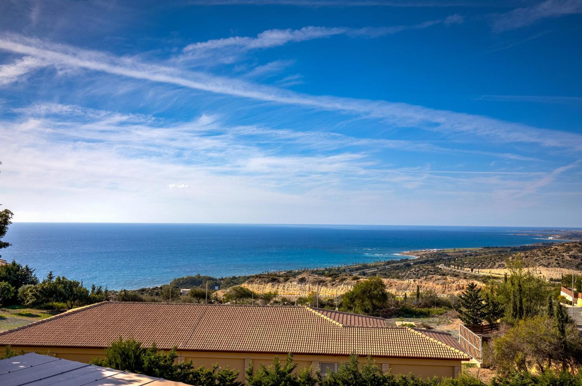 1 Bedroom Apartment Pyrgos With Beautiful Sea And Sunset Views, Aphrodite Hills Resort Куклия Экстерьер фото