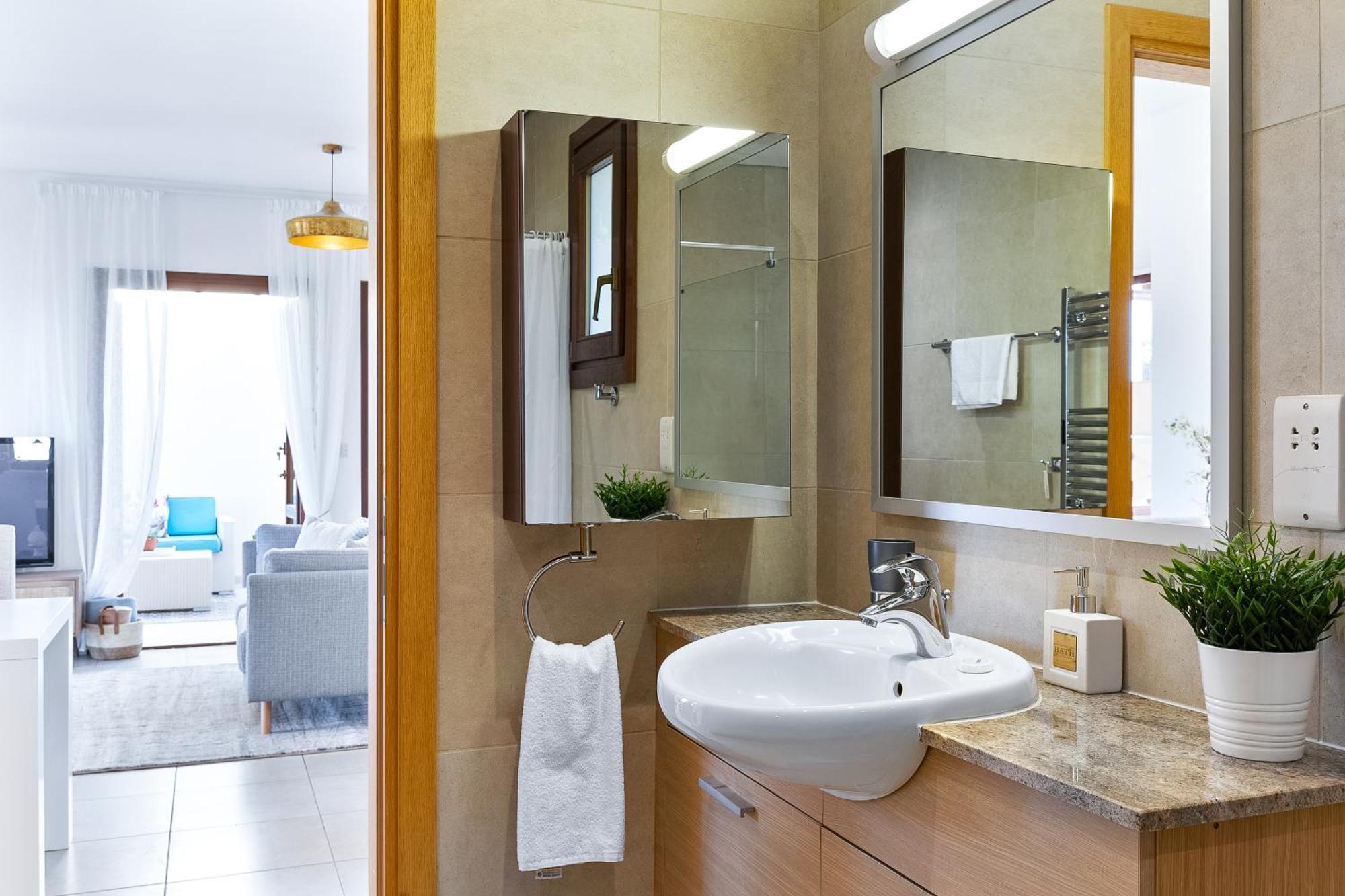 1 Bedroom Apartment Pyrgos With Beautiful Sea And Sunset Views, Aphrodite Hills Resort Куклия Экстерьер фото