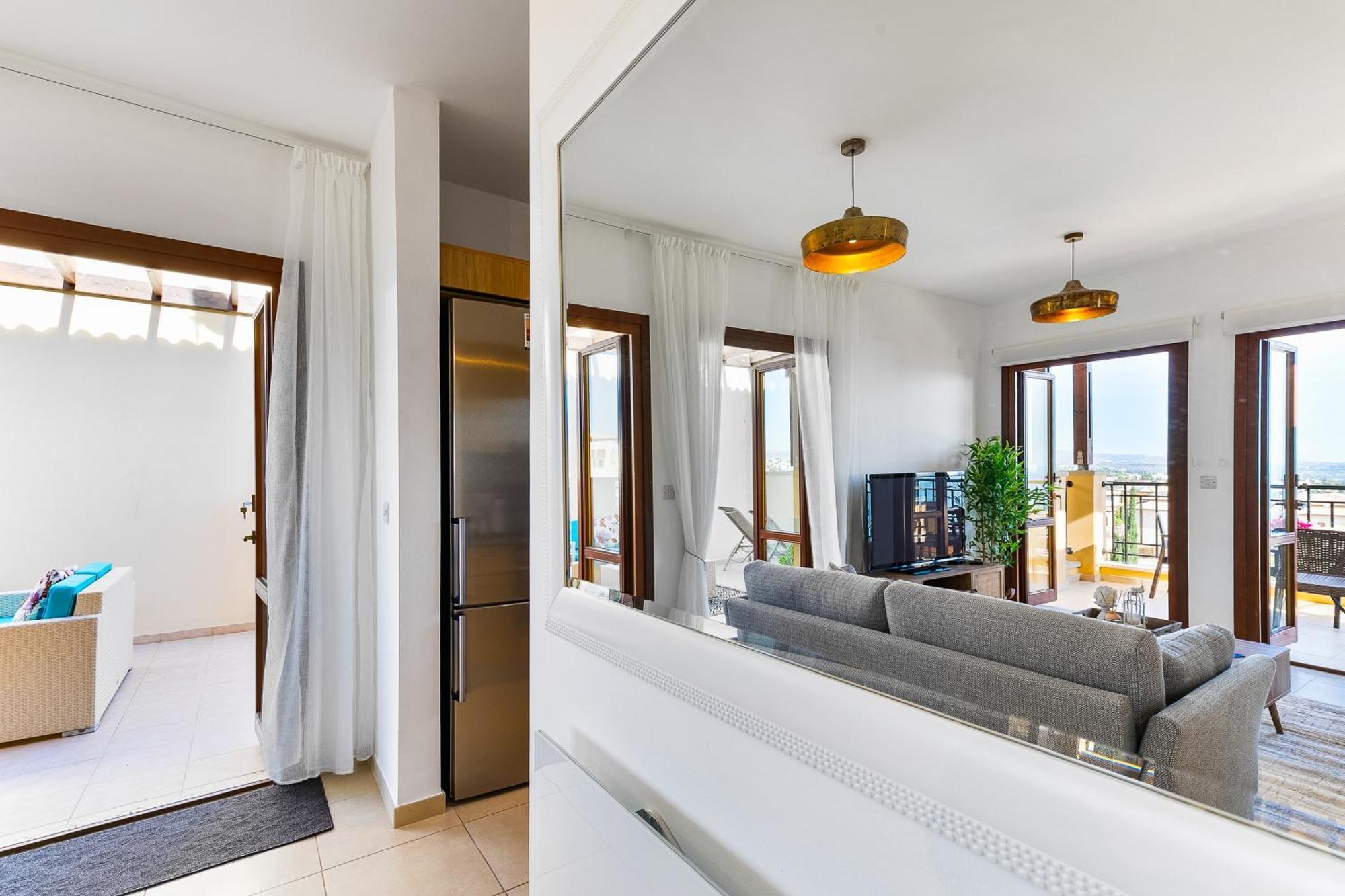 1 Bedroom Apartment Pyrgos With Beautiful Sea And Sunset Views, Aphrodite Hills Resort Куклия Экстерьер фото