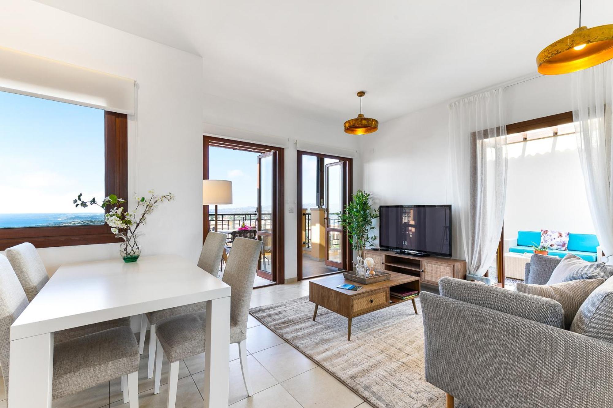 1 Bedroom Apartment Pyrgos With Beautiful Sea And Sunset Views, Aphrodite Hills Resort Куклия Экстерьер фото