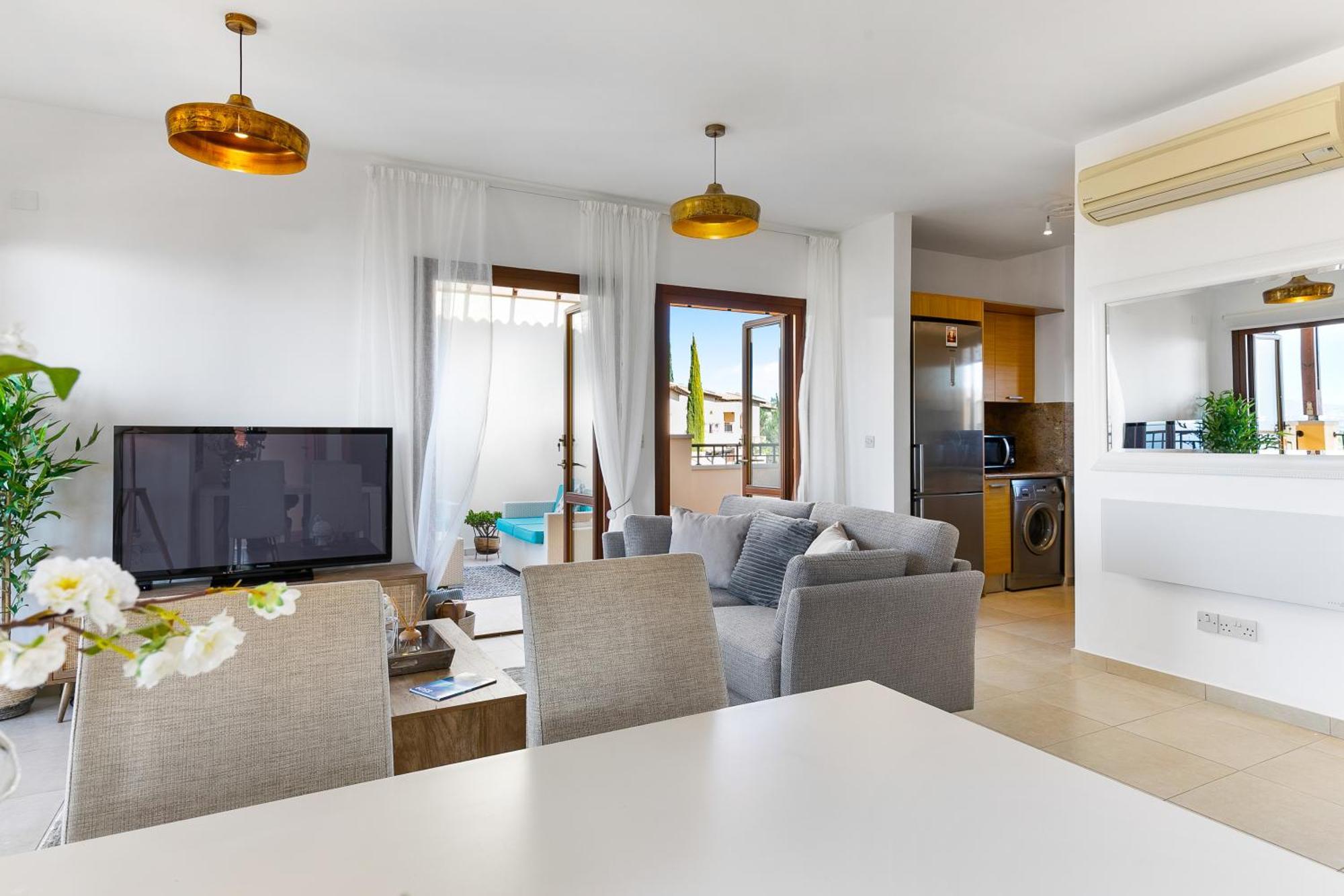 1 Bedroom Apartment Pyrgos With Beautiful Sea And Sunset Views, Aphrodite Hills Resort Куклия Экстерьер фото